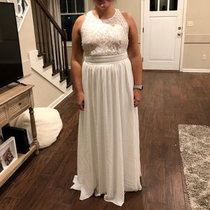 Lulu’s white maxi dress with lace top